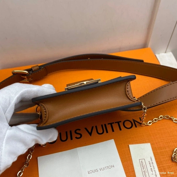 AAA Replica Ru BUMBAG VUITTON LOUIS BB DAUPHINE 0718
